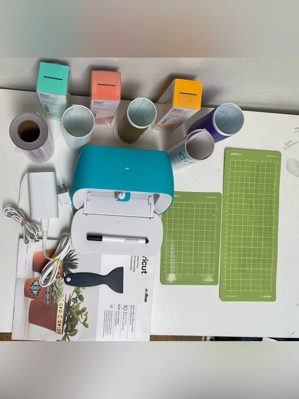 Cricut Joy Machine Bundle With Lots Of Extras Smart Vinyl- Tools- Pen Scrapbook
